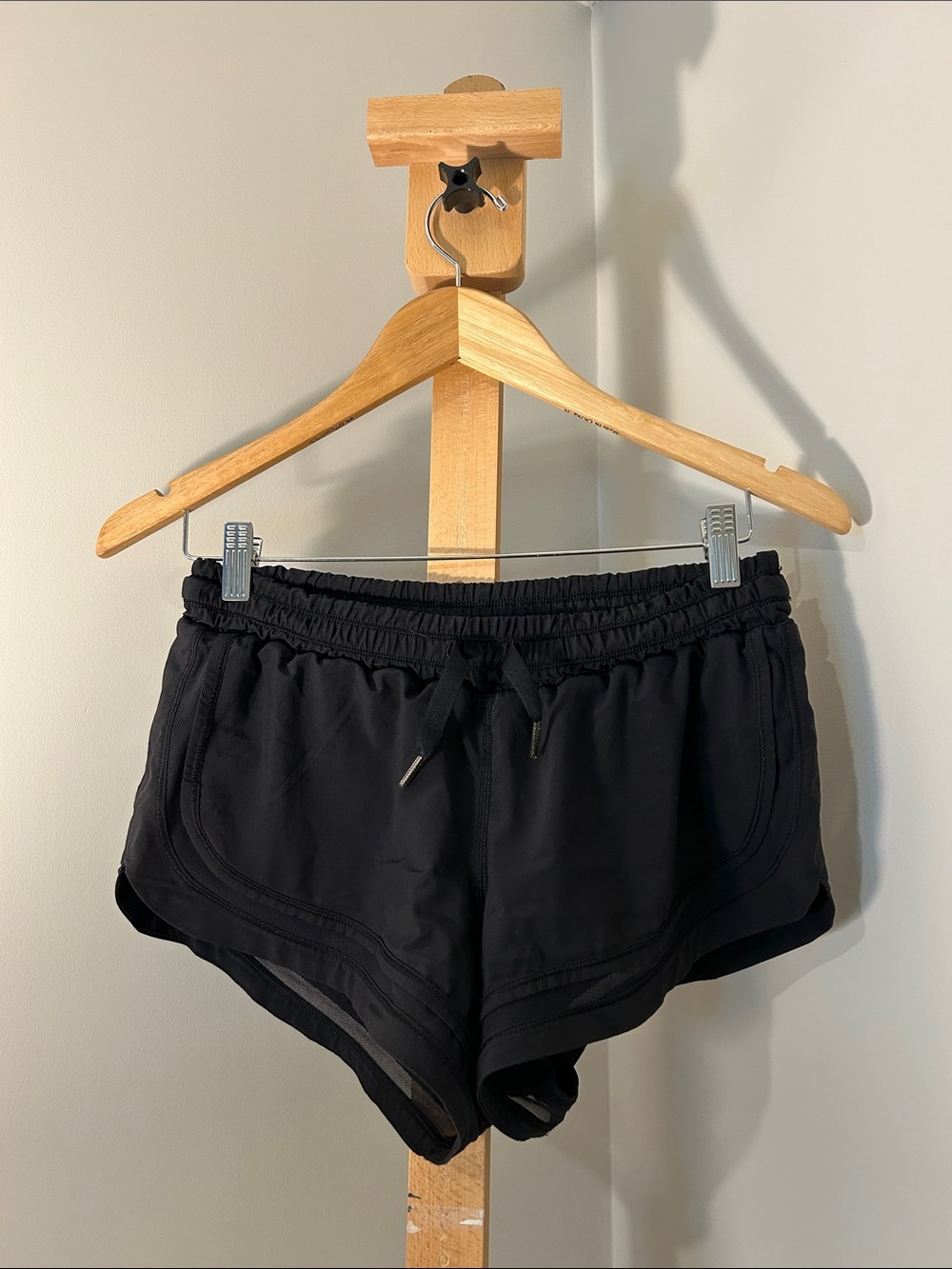 lululemon athletica | Black Running Shorts With Mesh Vents | Size 4